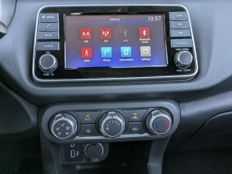 Nissan Kicks Play S FWD 2025