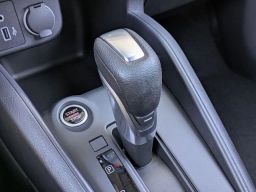 Nissan Kicks Play S FWD 2025