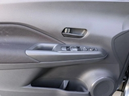 Nissan Kicks Play S FWD 2025