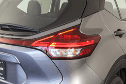 Nissan Kicks Play S FWD 2025