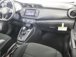 Nissan Kicks Play S FWD 2025