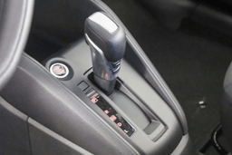 Nissan Kicks Play S FWD 2025