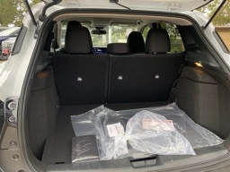 Nissan Kicks SV AWD 2026