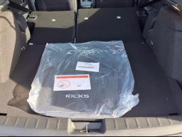 Nissan Kicks SV AWD 2026