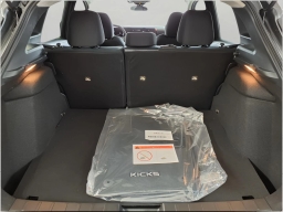 Nissan Kicks SV AWD 2026