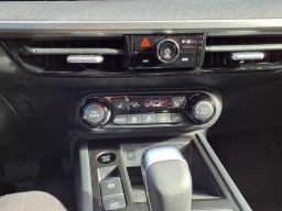 Nissan Kicks SV AWD 2026