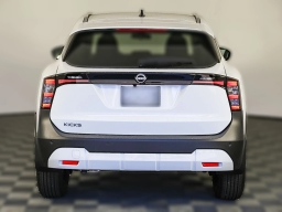 Nissan Kicks SV FWD 2026