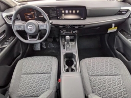 Nissan Kicks SV FWD 2026