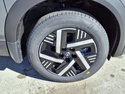 Nissan Kicks SV FWD 2026