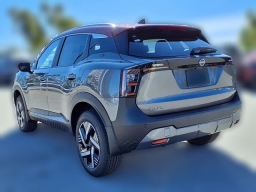 Nissan Kicks SV FWD 2026