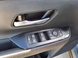 Nissan Kicks SV FWD 2026