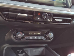 Nissan Kicks SV FWD 2026