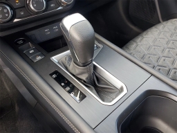 Nissan Kicks SV FWD 2026