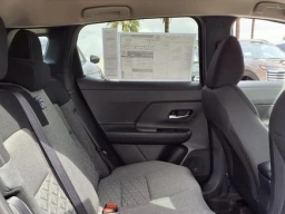 Nissan Kicks SV FWD 2026