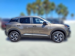 Nissan Kicks SV FWD 2026