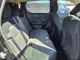 Nissan Kicks SV FWD 2026