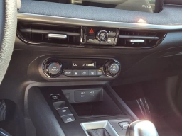 Nissan Kicks SV FWD 2026