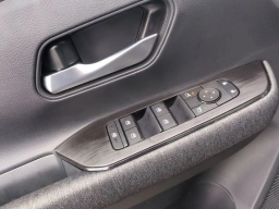 Nissan Kicks SV FWD 2026