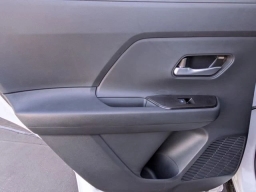 Nissan Kicks SV FWD 2026