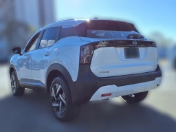 Nissan Kicks SV FWD 2026