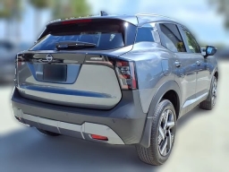 Nissan Kicks SV FWD 2026