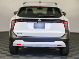 Nissan Kicks SV FWD 2026