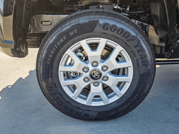 Toyota Tacoma 2WD SR5 Double Cab 5' Bed AT (Natl) 2026