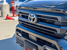 Toyota Tacoma 2WD SR5 Double Cab 5' Bed AT (Natl) 2026