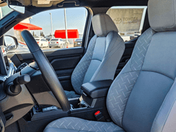 Toyota Tacoma 2WD SR5 Double Cab 5' Bed AT (Natl) 2026