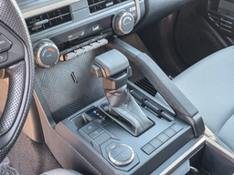 Toyota Tacoma 2WD SR5 Double Cab 5' Bed AT (Natl) 2026