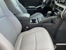 Toyota Tacoma 2WD SR5 Double Cab 5' Bed AT (Natl) 2026