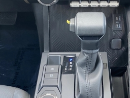 Toyota Tacoma 2WD SR5 Double Cab 5' Bed AT (Natl) 2026