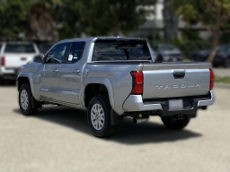 Toyota Tacoma 2WD SR5 Double Cab 5' Bed AT (Natl) 2026