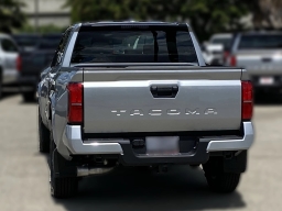 Toyota Tacoma 2WD SR5 Double Cab 5' Bed AT (Natl) 2026