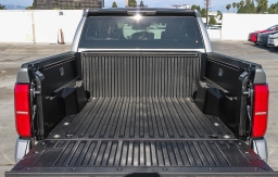 Toyota Tacoma 2WD SR5 Double Cab 5' Bed AT (Natl) 2026