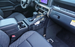 Toyota Tacoma 2WD SR5 Double Cab 5' Bed AT (Natl) 2026