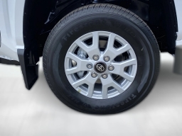 Toyota Tacoma 2WD SR5 Double Cab 5' Bed AT (Natl) 2026