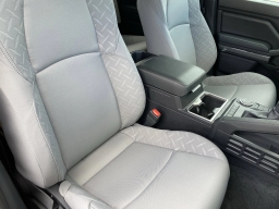 Toyota Tacoma 2WD SR5 Double Cab 5' Bed AT (Natl) 2026