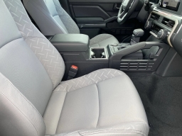Toyota Tacoma 2WD SR5 Double Cab 5' Bed AT (Natl) 2026