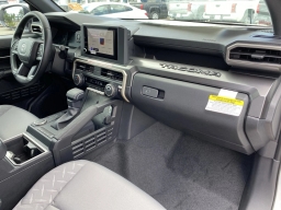 Toyota Tacoma 2WD SR5 Double Cab 5' Bed AT (Natl) 2026
