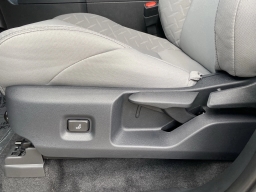 Toyota Tacoma 2WD SR5 Double Cab 5' Bed AT (Natl) 2026