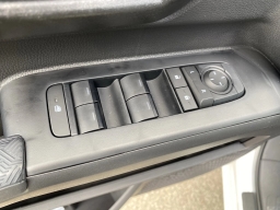 Toyota Tacoma 2WD SR5 Double Cab 5' Bed AT (Natl) 2026