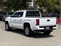 Toyota Tacoma 2WD SR5 Double Cab 5' Bed AT (Natl) 2026