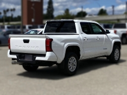 Toyota Tacoma 2WD SR5 Double Cab 5' Bed AT (Natl) 2026