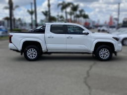 Toyota Tacoma 2WD SR5 Double Cab 5' Bed AT (Natl) 2026