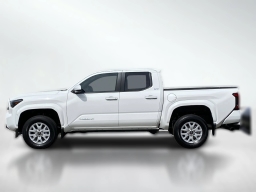 Toyota Tacoma 2WD SR5 Double Cab 5' Bed AT (Natl) 2026