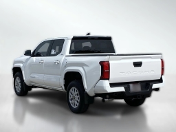 Toyota Tacoma 2WD SR5 Double Cab 5' Bed AT (Natl) 2026