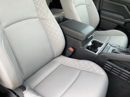 Toyota Tacoma 2WD SR5 Double Cab 5' Bed AT (Natl) 2026