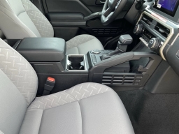 Toyota Tacoma 2WD SR5 Double Cab 5' Bed AT (Natl) 2026
