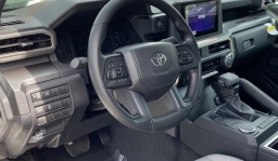 Toyota Tacoma 2WD SR5 Double Cab 5' Bed AT (Natl) 2026